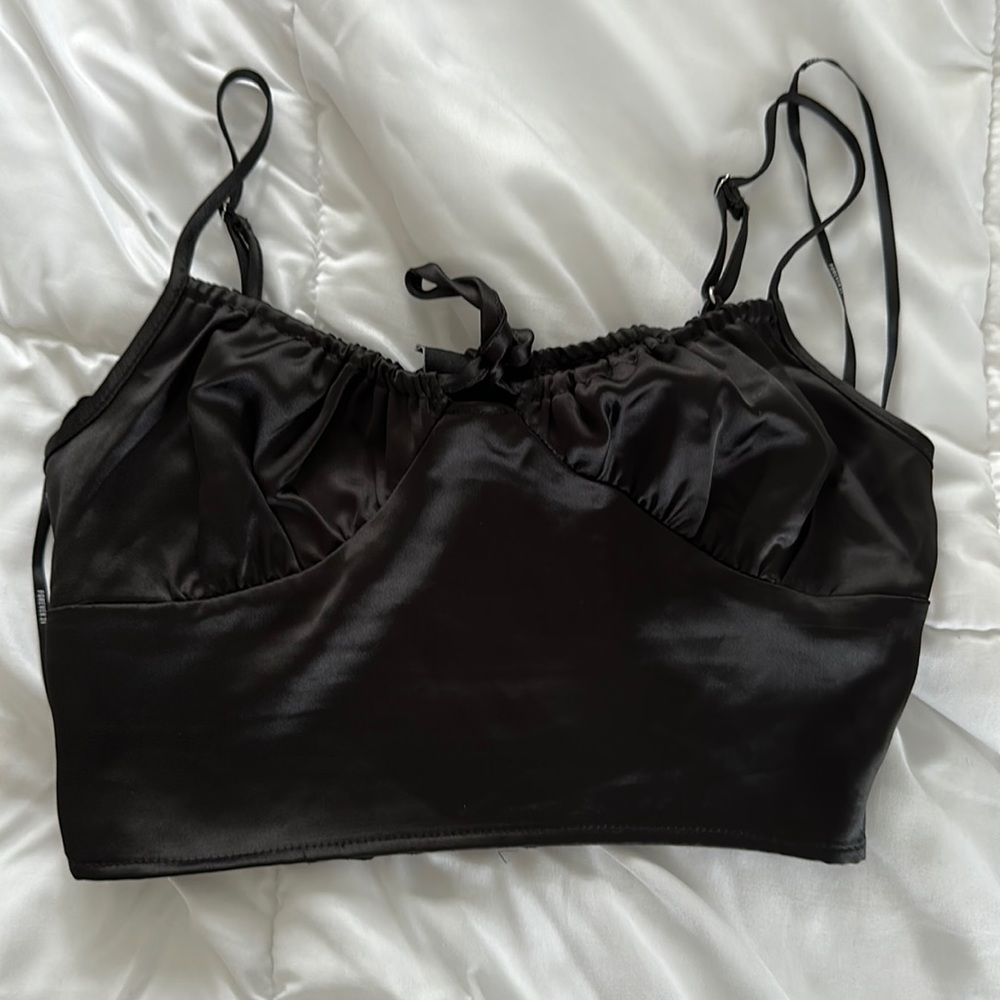 forever 21 black crop tank.